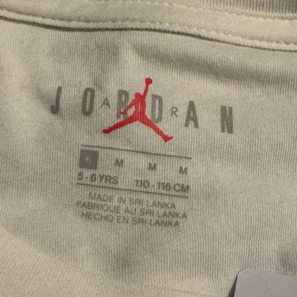 NWT Jordan
Little boys Short Sleeve MJ Flight MVP AOP T-Shirt - Picture 9 of 11